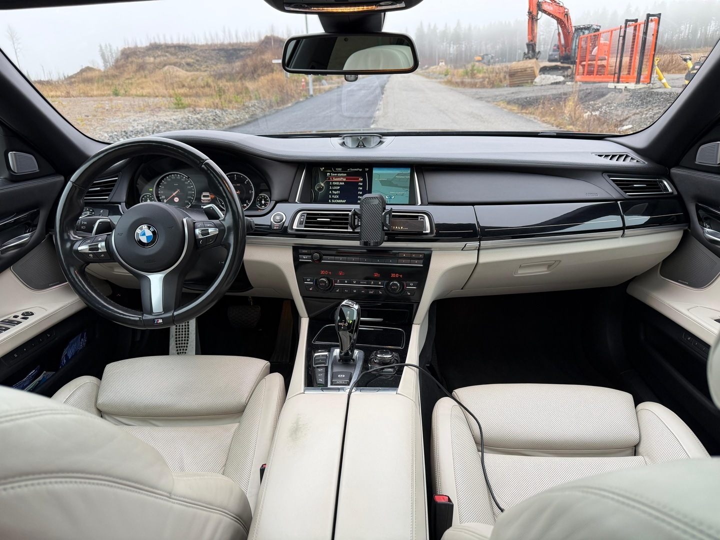 BMW 750 2013