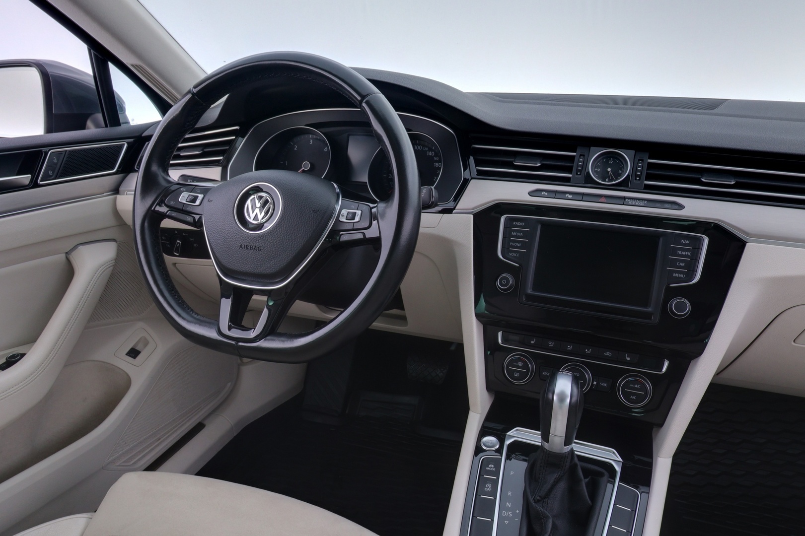 VOLKSWAGEN Passat 2017