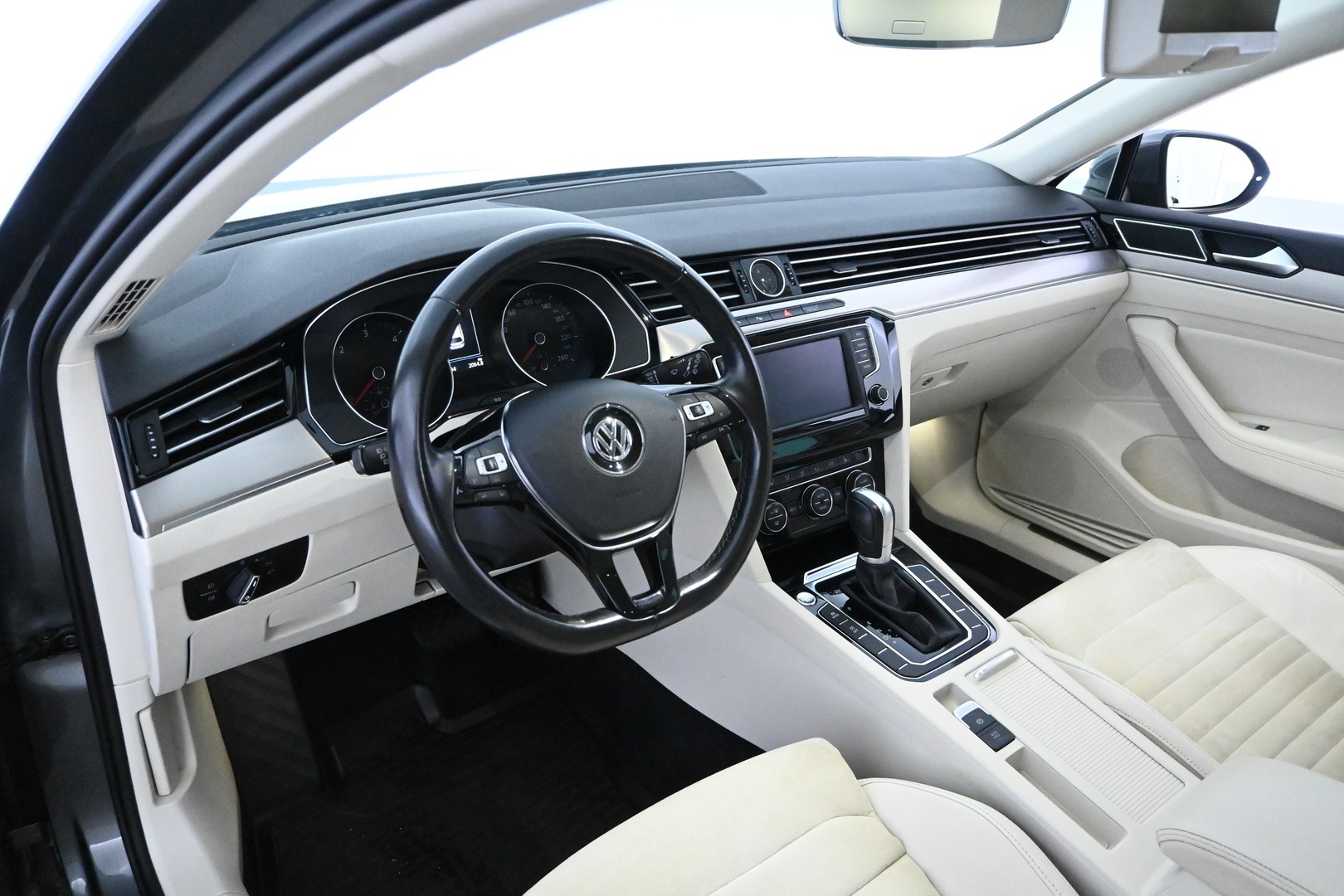 VOLKSWAGEN Passat 2017