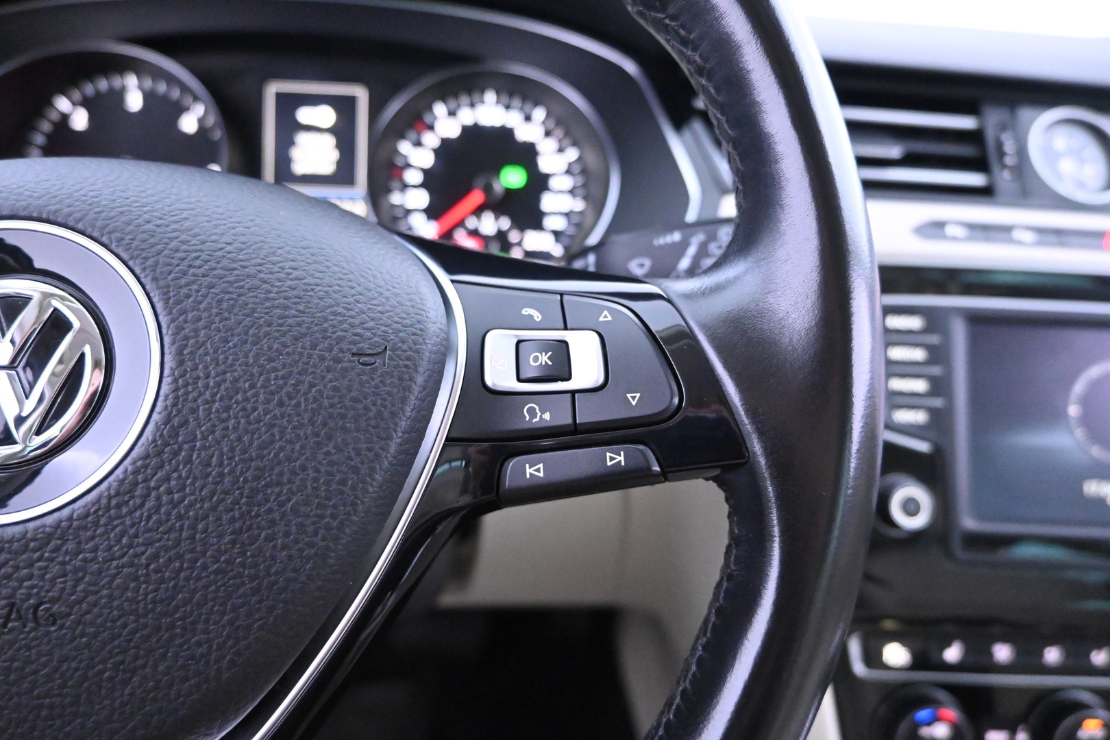 VOLKSWAGEN Passat 2017