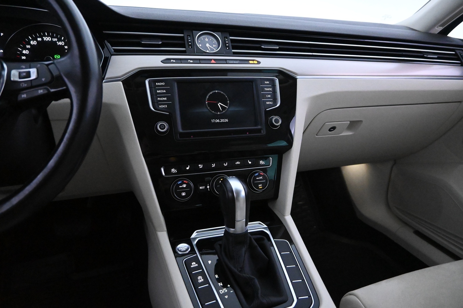 VOLKSWAGEN Passat 2017
