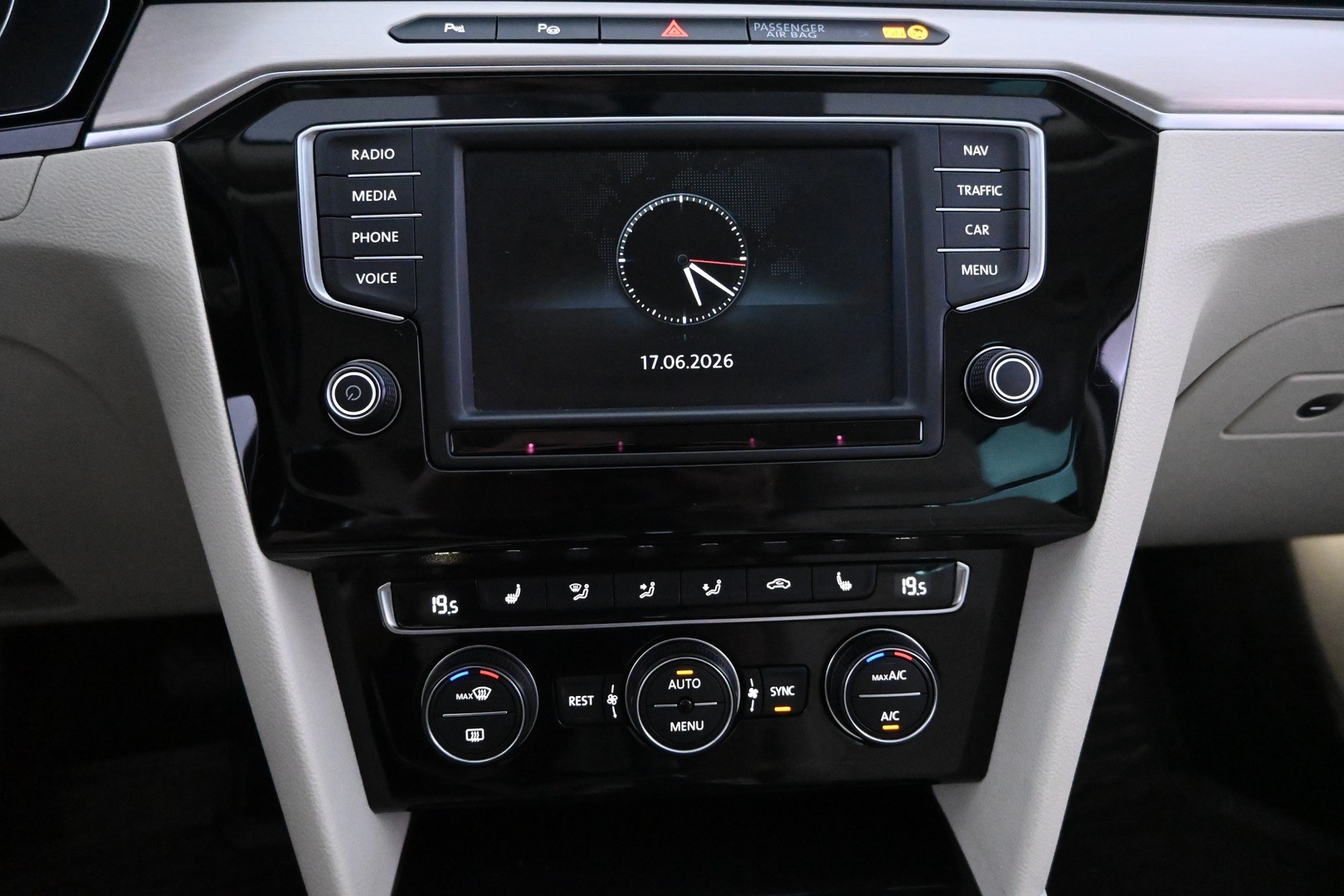 VOLKSWAGEN Passat 2017