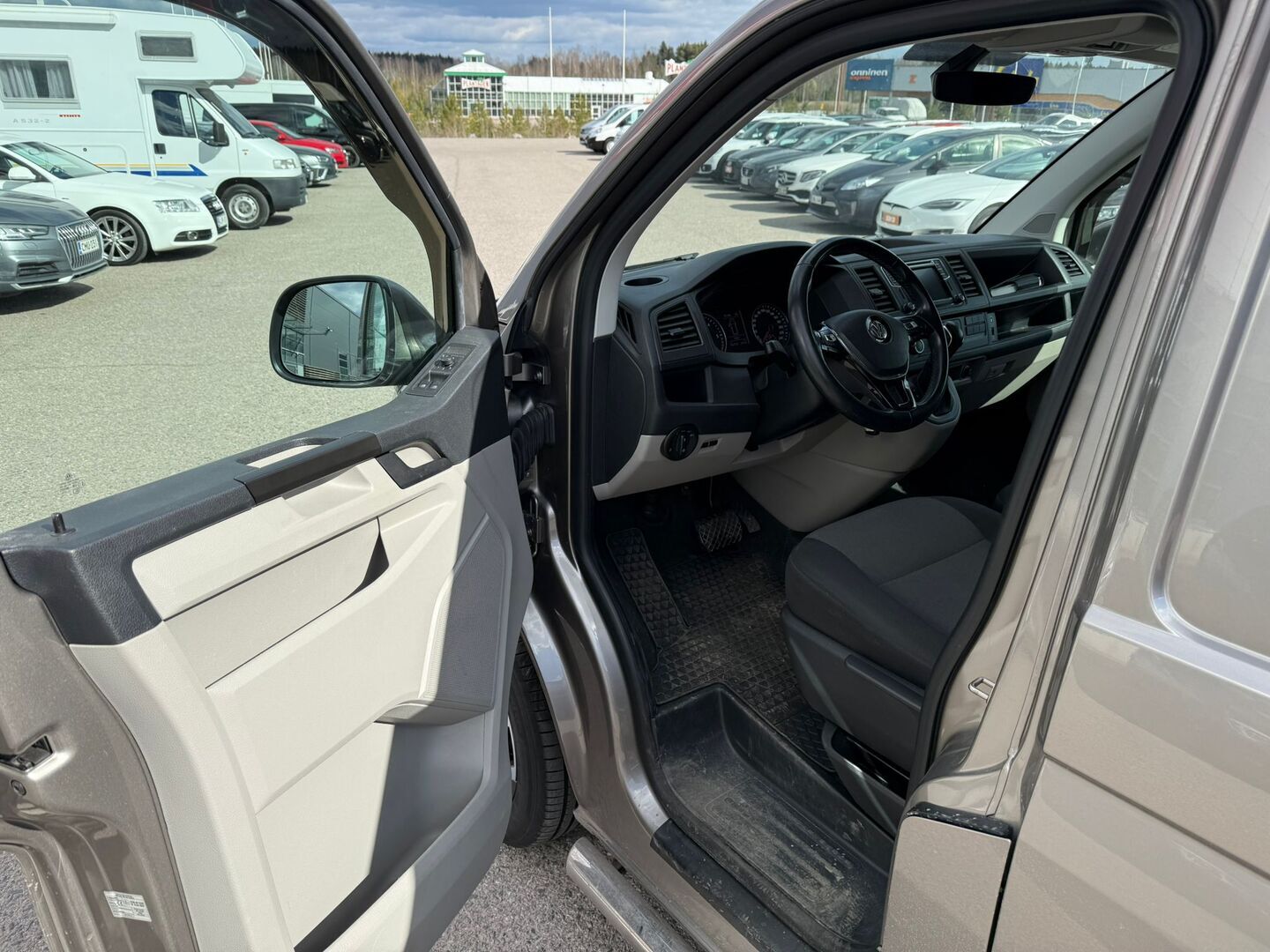 VOLKSWAGEN Transporter 2019