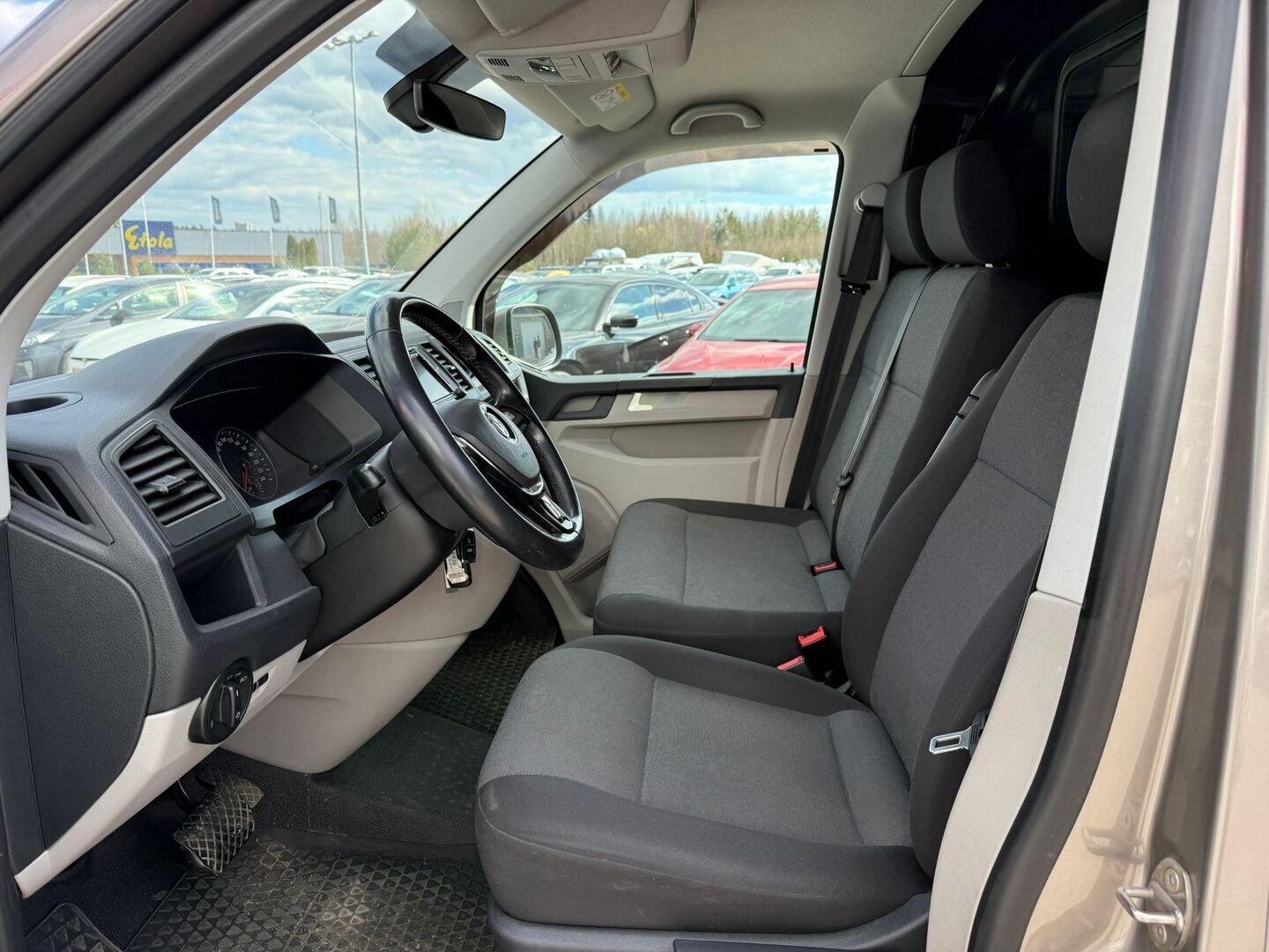 VOLKSWAGEN Transporter 2019