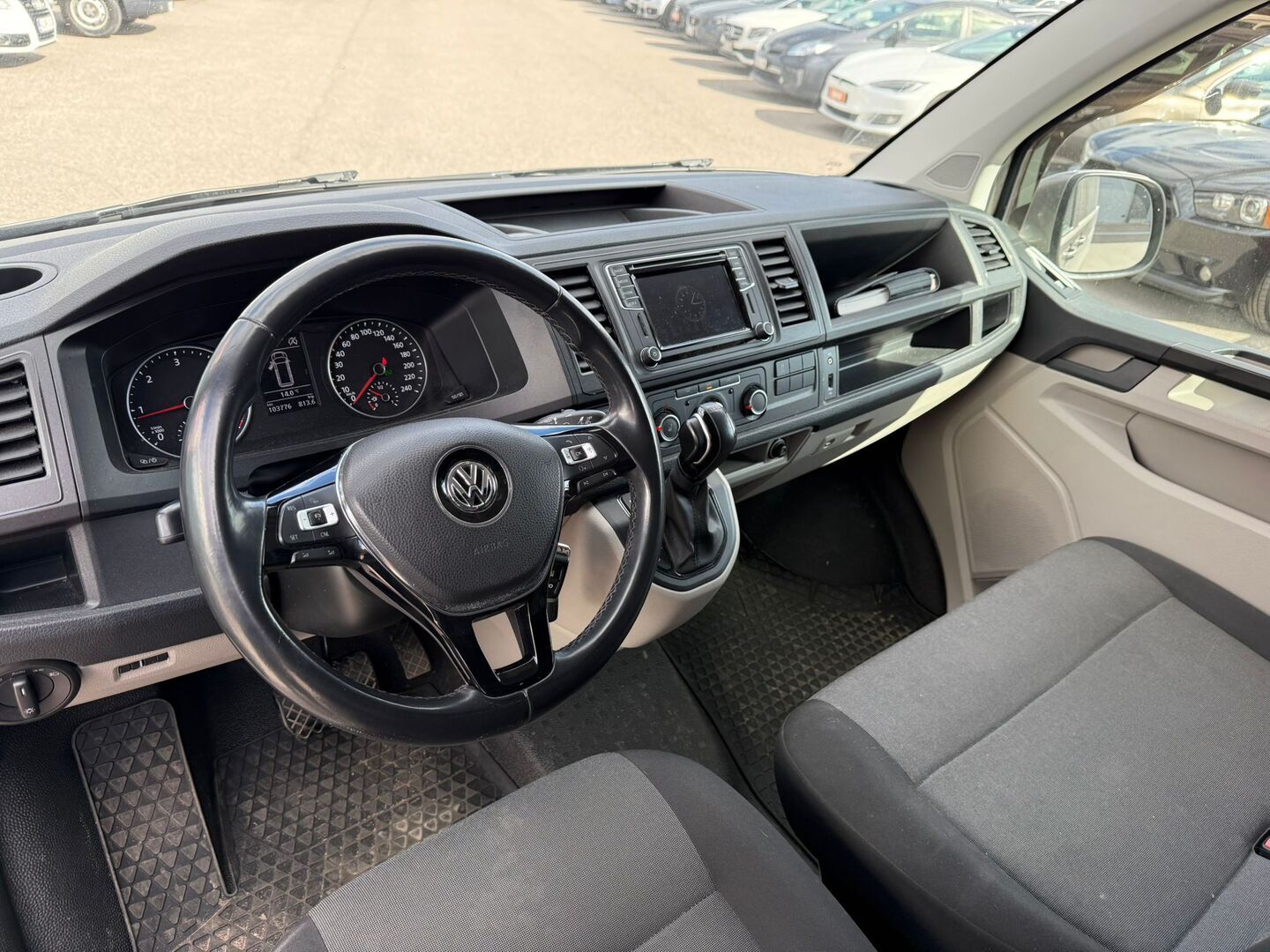 VOLKSWAGEN Transporter 2019