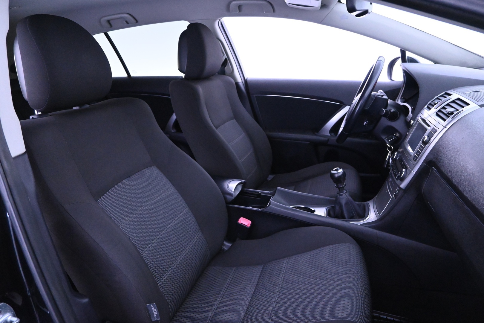 TOYOTA Avensis 2012