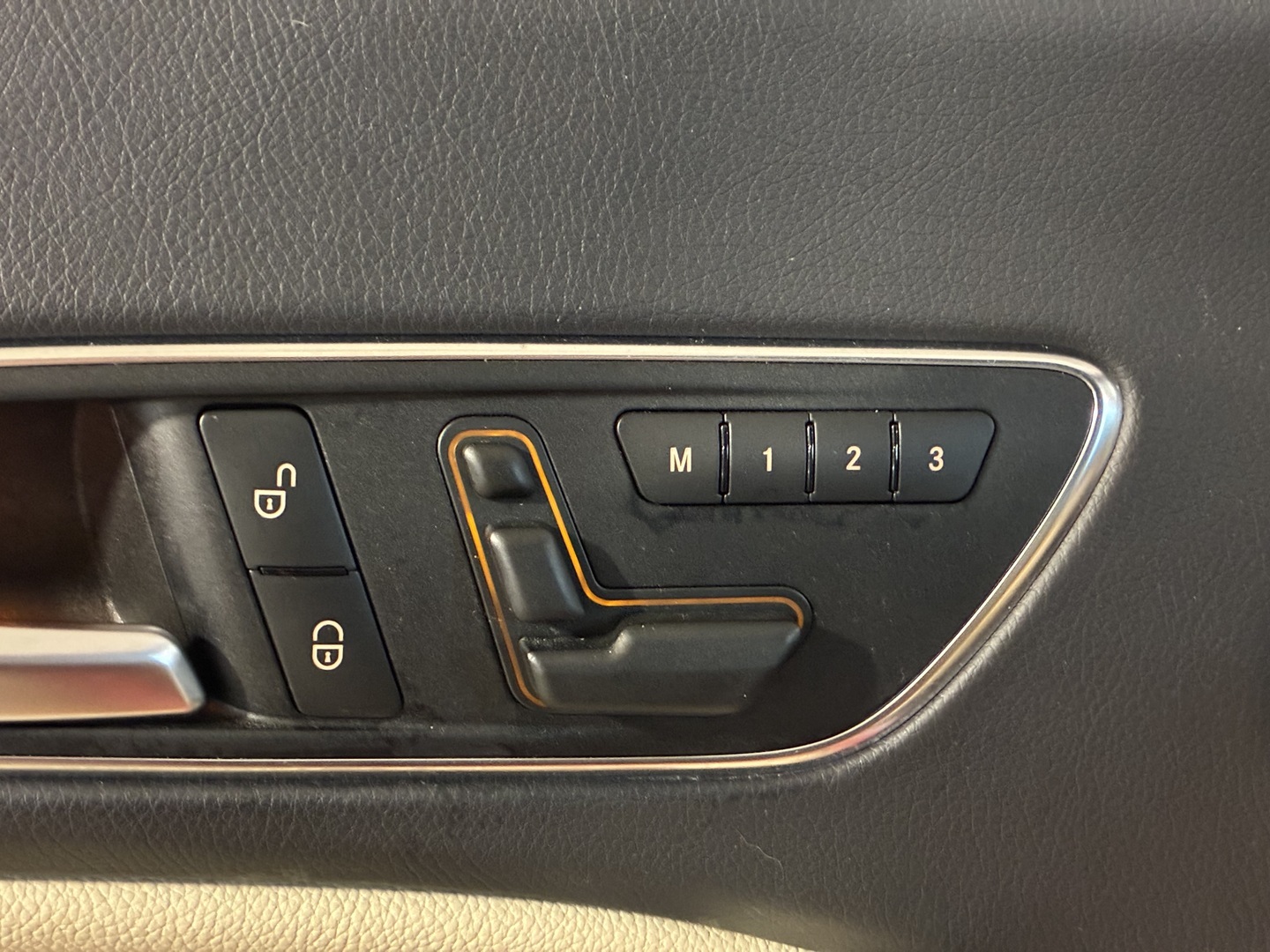 MERCEDES-BENZ CLA 2014