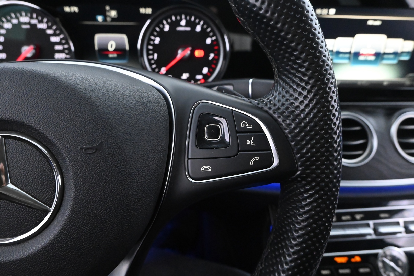 MERCEDES-BENZ E 2017