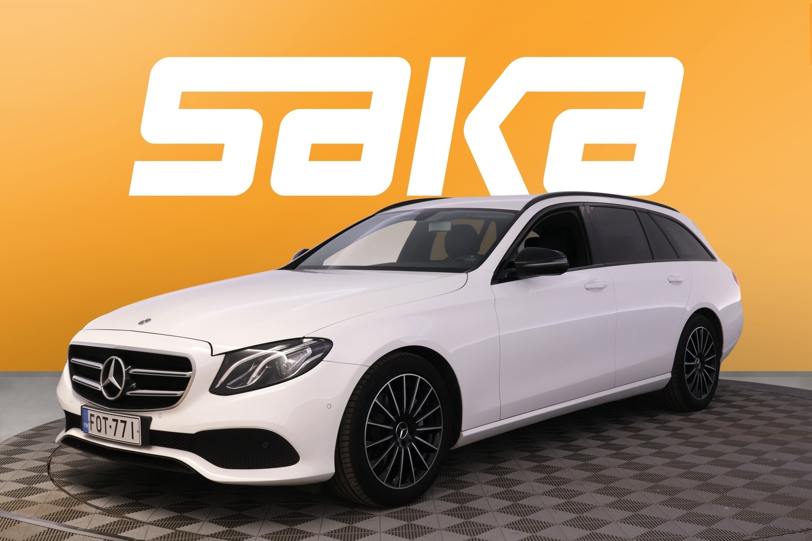 MERCEDES-BENZ E 2017