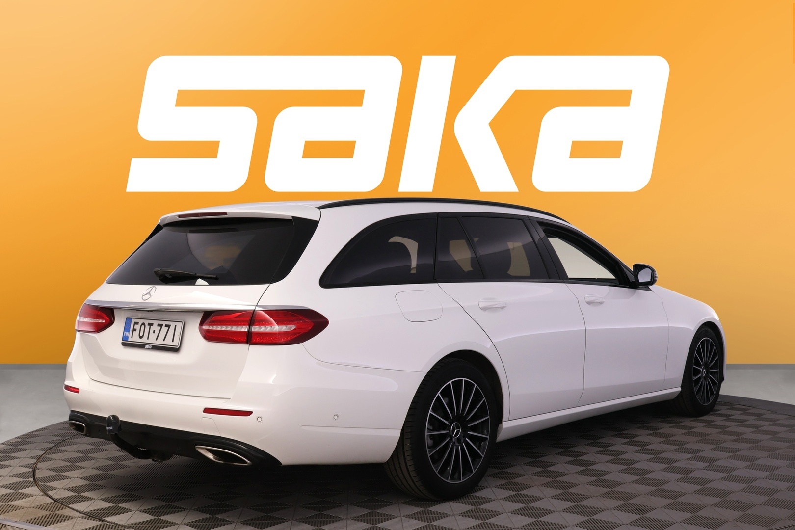 MERCEDES-BENZ E 2017