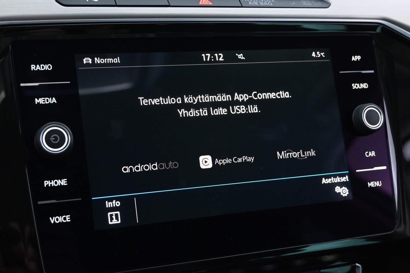 VOLKSWAGEN Passat 2018