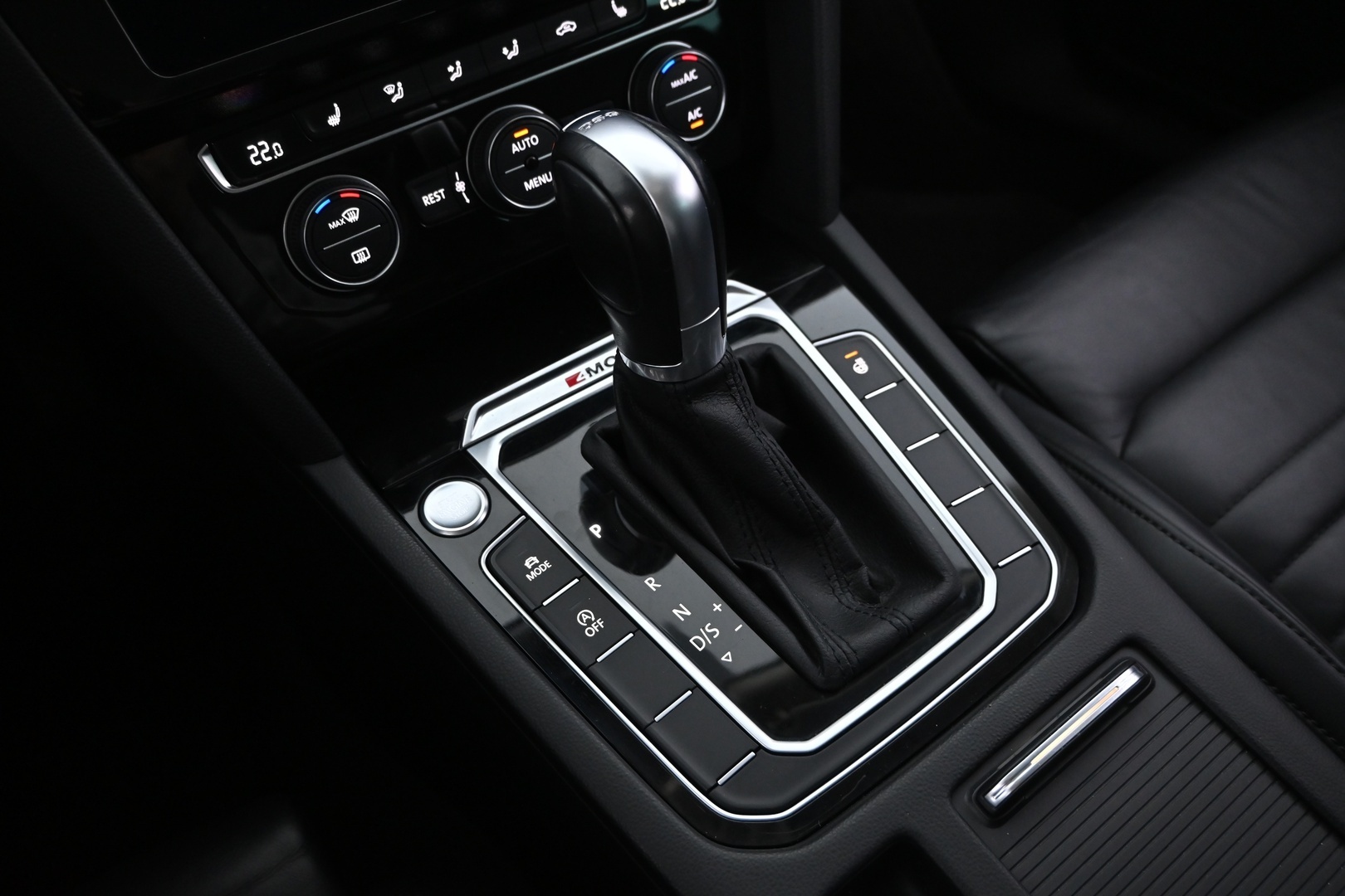 VOLKSWAGEN Passat 2018