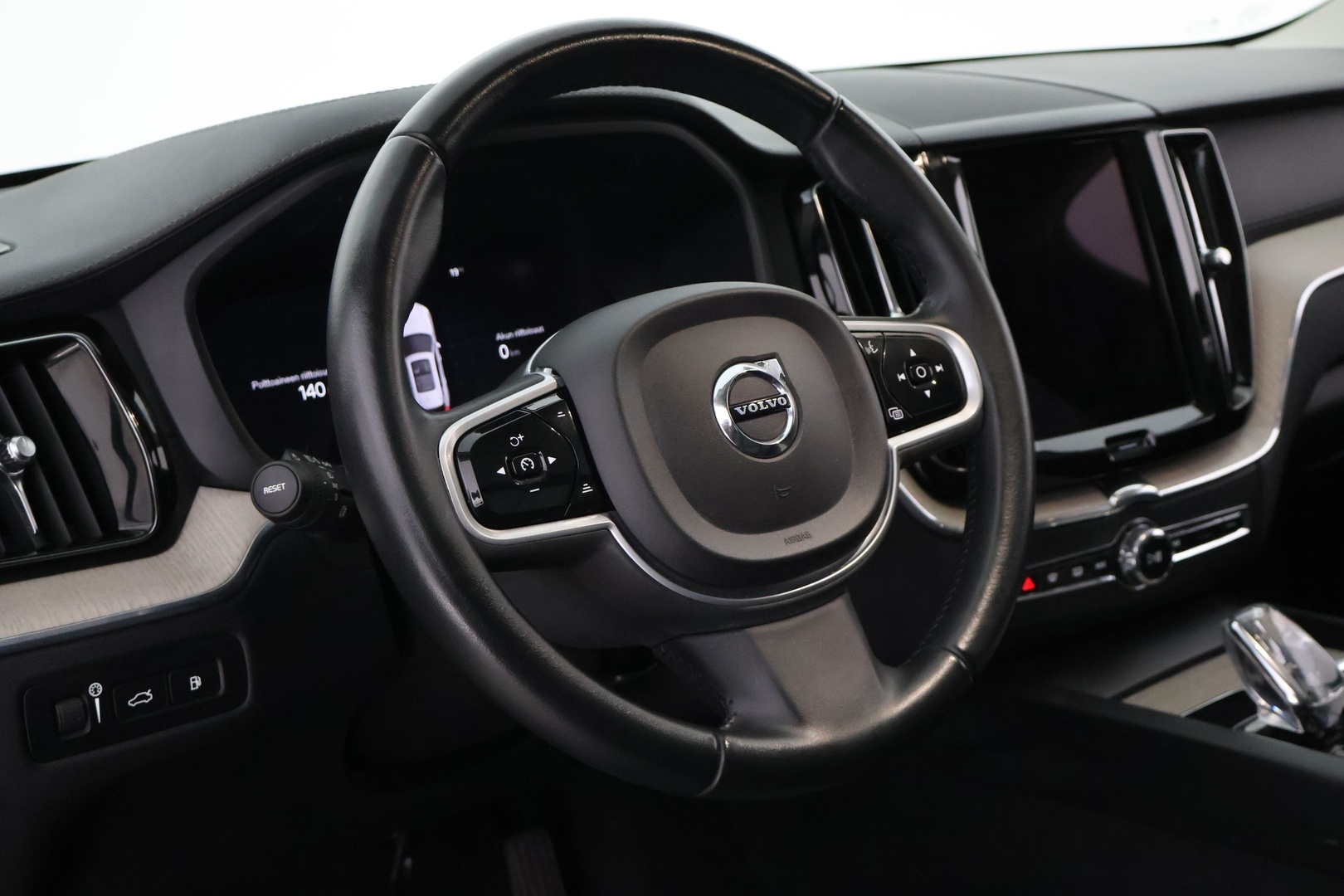 VOLVO XC60 2021