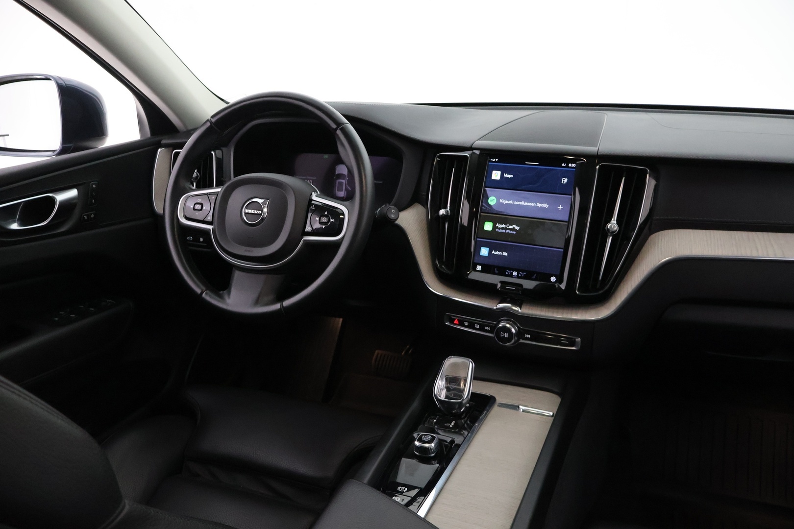 VOLVO XC60 2021