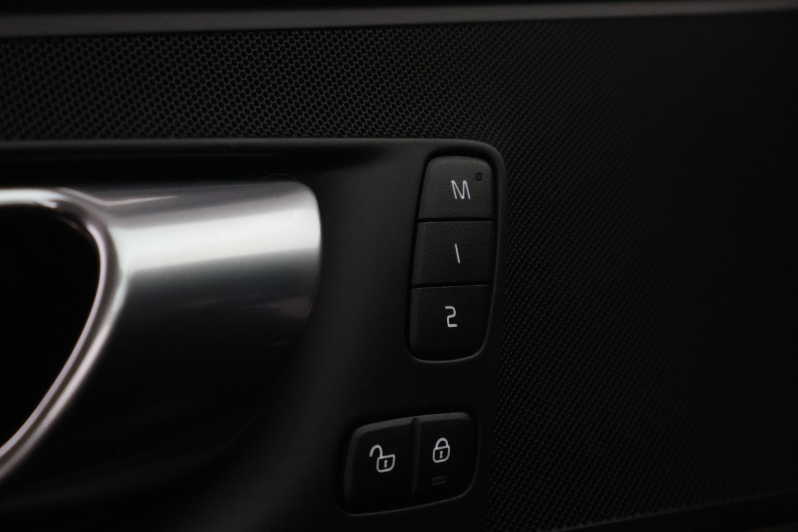 VOLVO XC60 2021