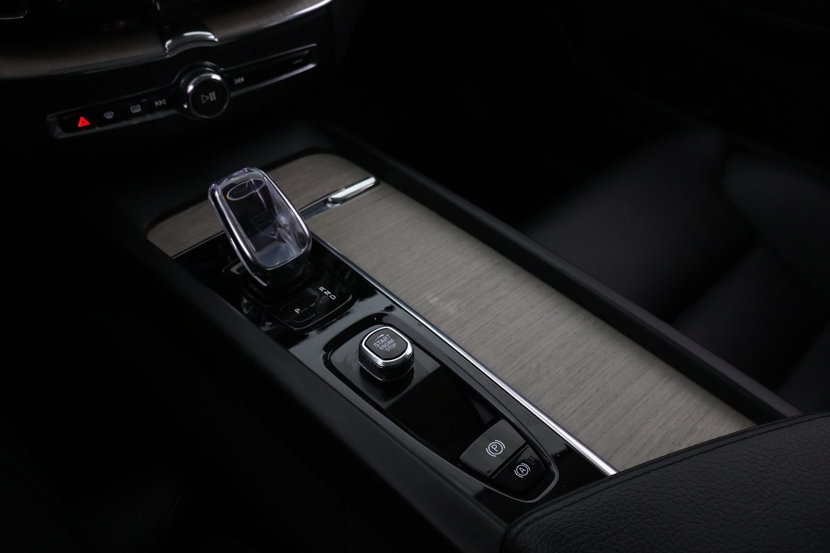 VOLVO XC60 2021