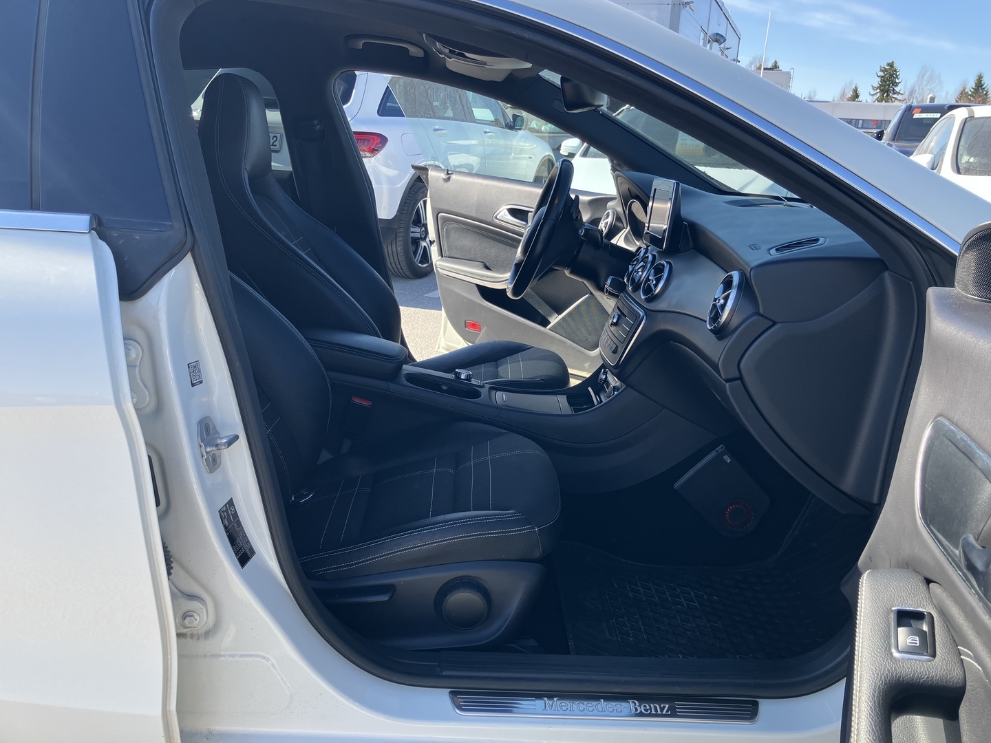 MERCEDES-BENZ CLA 2015