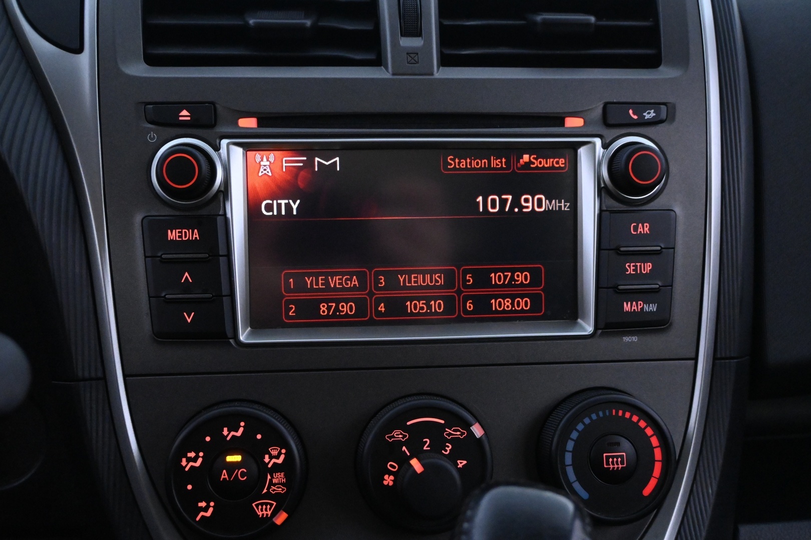 TOYOTA Verso-S 2012
