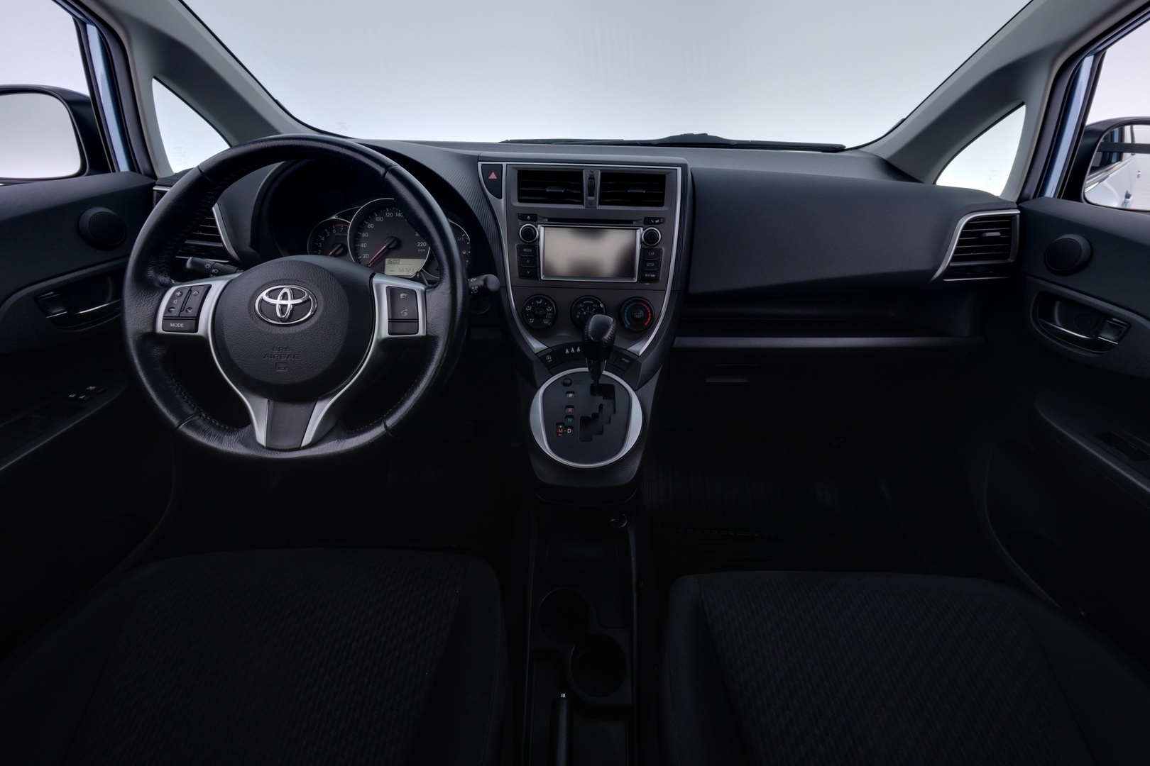 TOYOTA Verso-S 2012