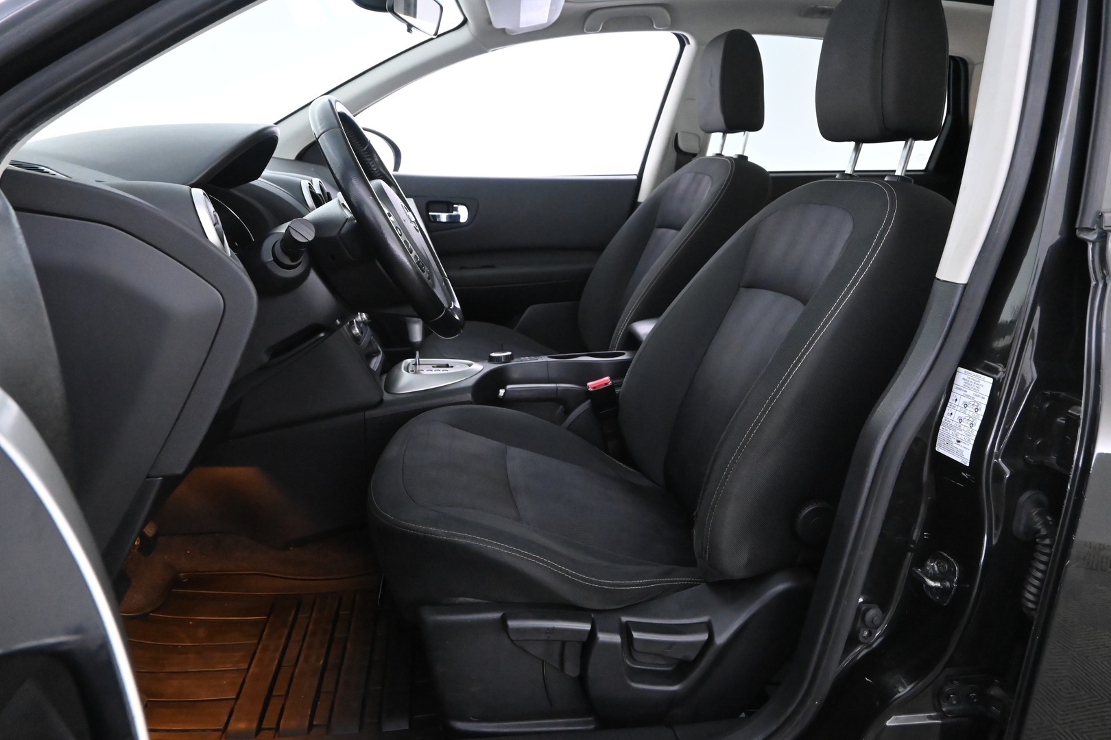 NISSAN Qashqai+2 2012