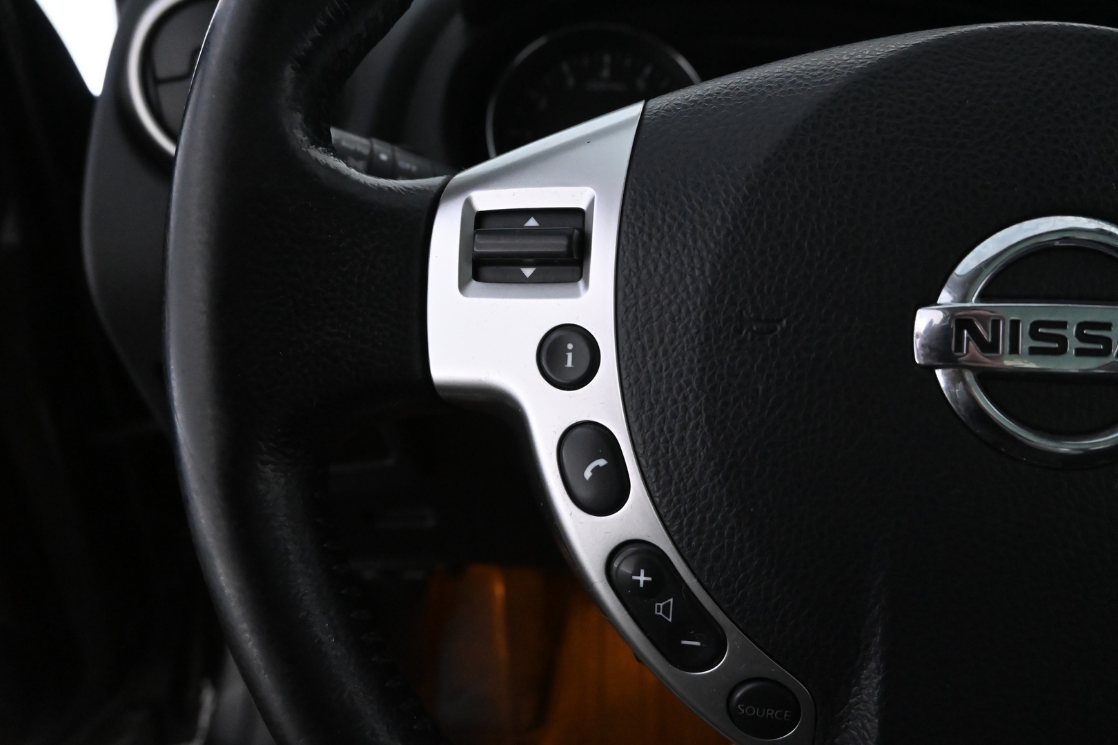 NISSAN Qashqai+2 2012