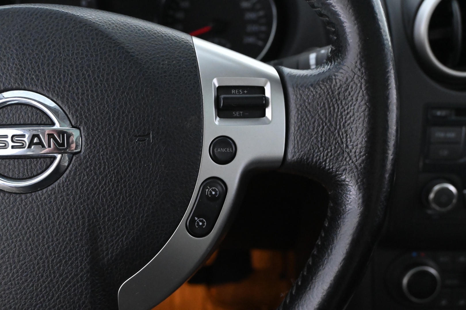 NISSAN Qashqai+2 2012