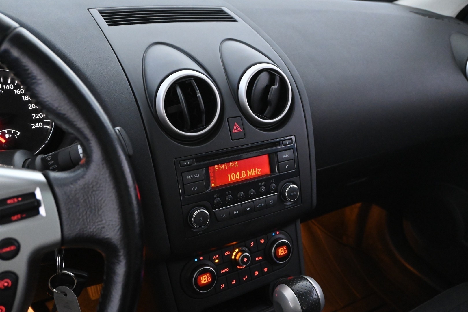 NISSAN Qashqai+2 2012