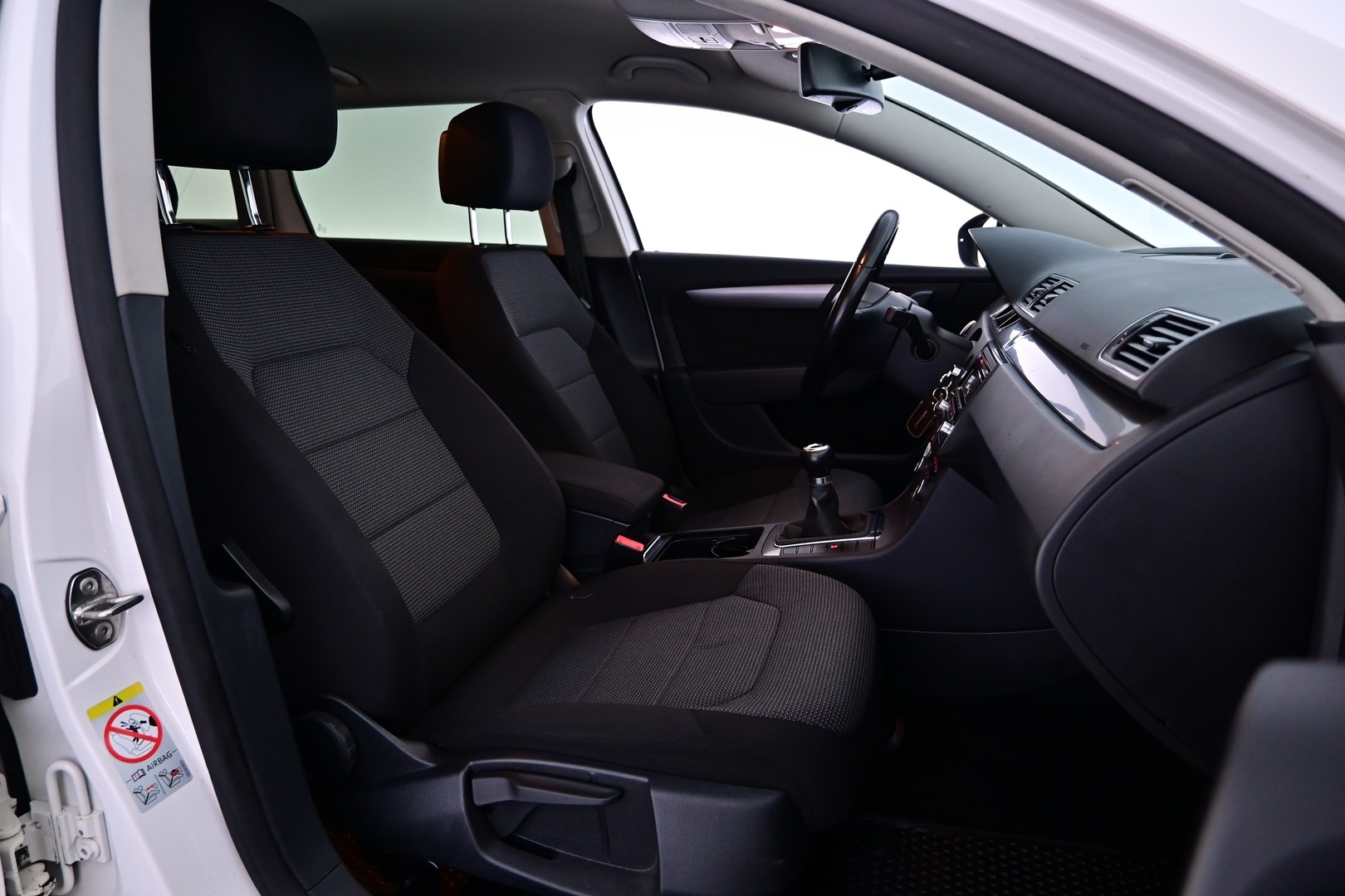 VOLKSWAGEN Passat 2011