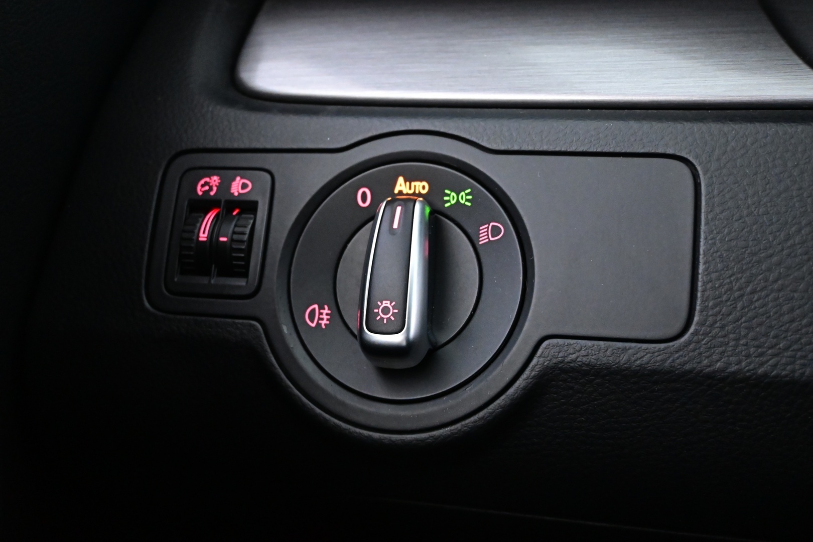 VOLKSWAGEN Passat 2011