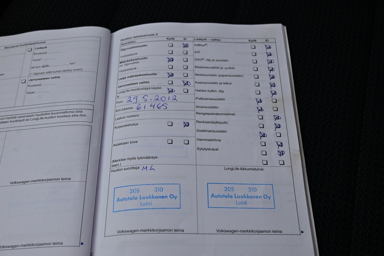 VOLKSWAGEN Passat 2011