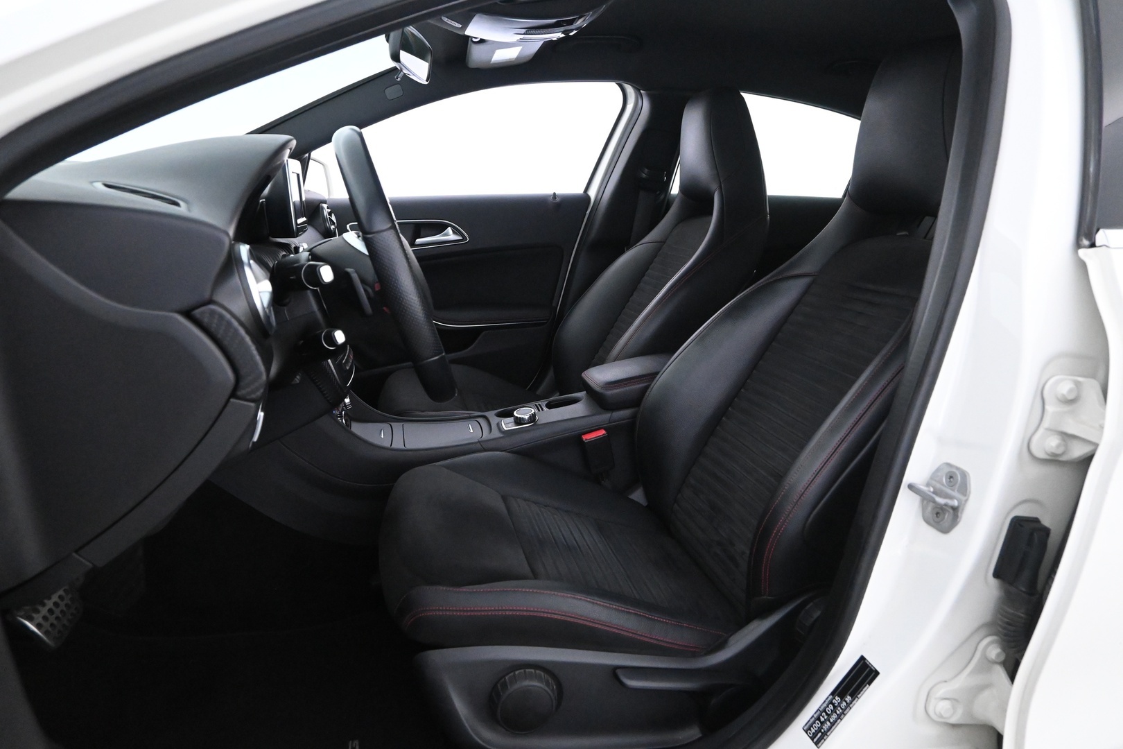 MERCEDES-BENZ A 2014