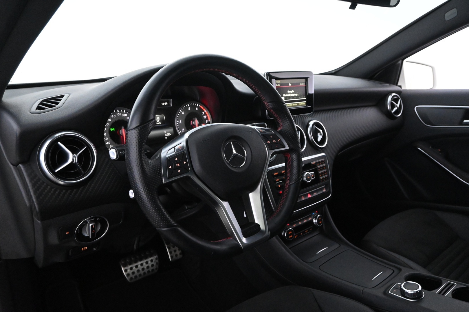 MERCEDES-BENZ A 2014