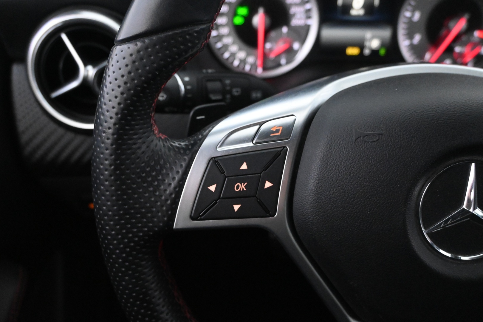 MERCEDES-BENZ A 2014