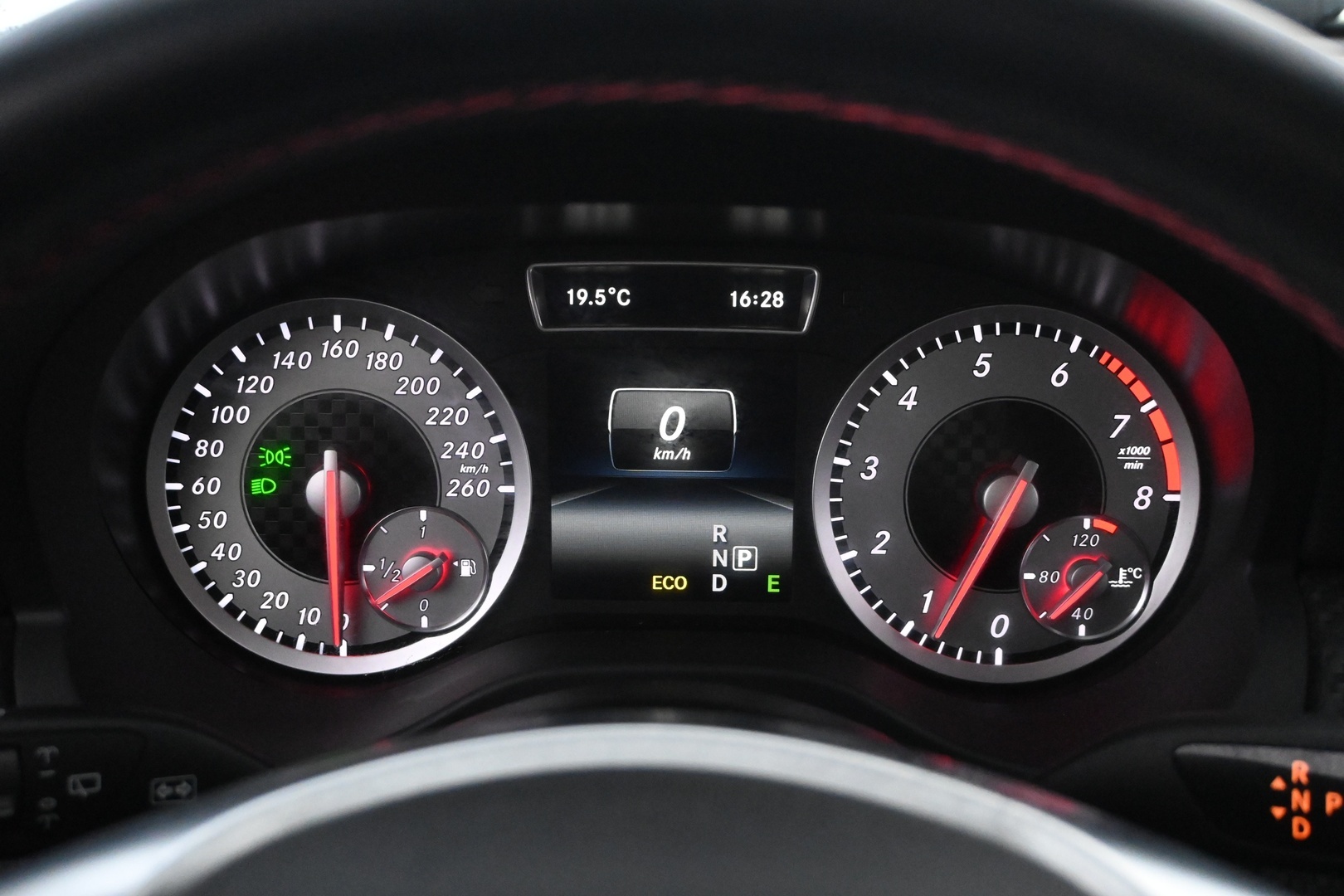 MERCEDES-BENZ A 2014