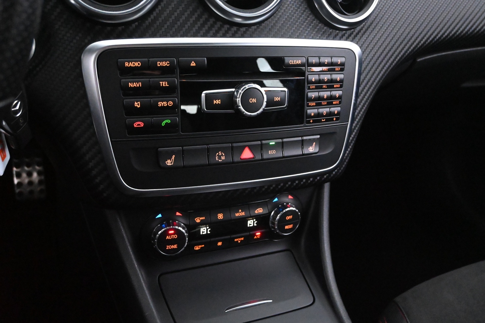MERCEDES-BENZ A 2014