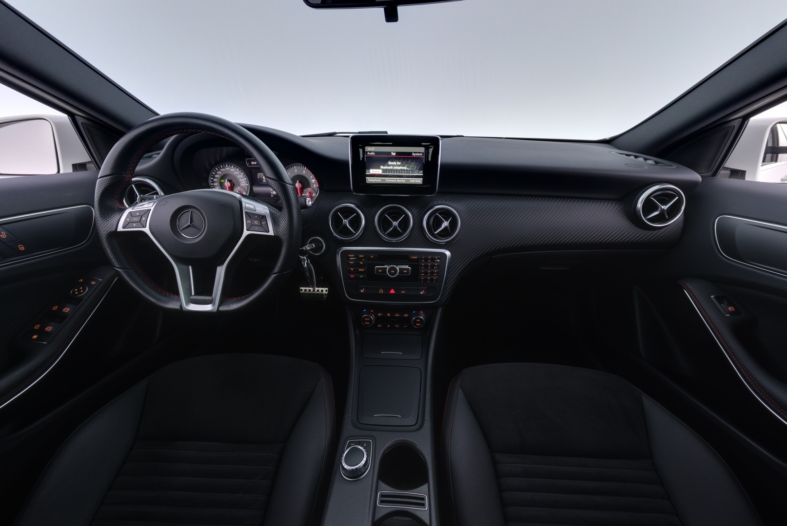 MERCEDES-BENZ A 2014