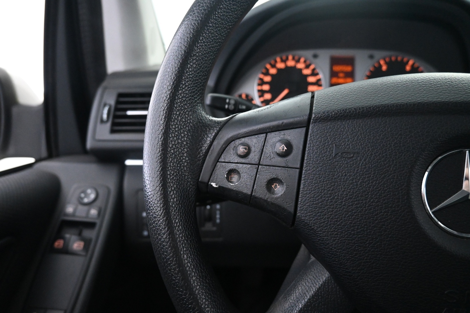 MERCEDES-BENZ B 2010