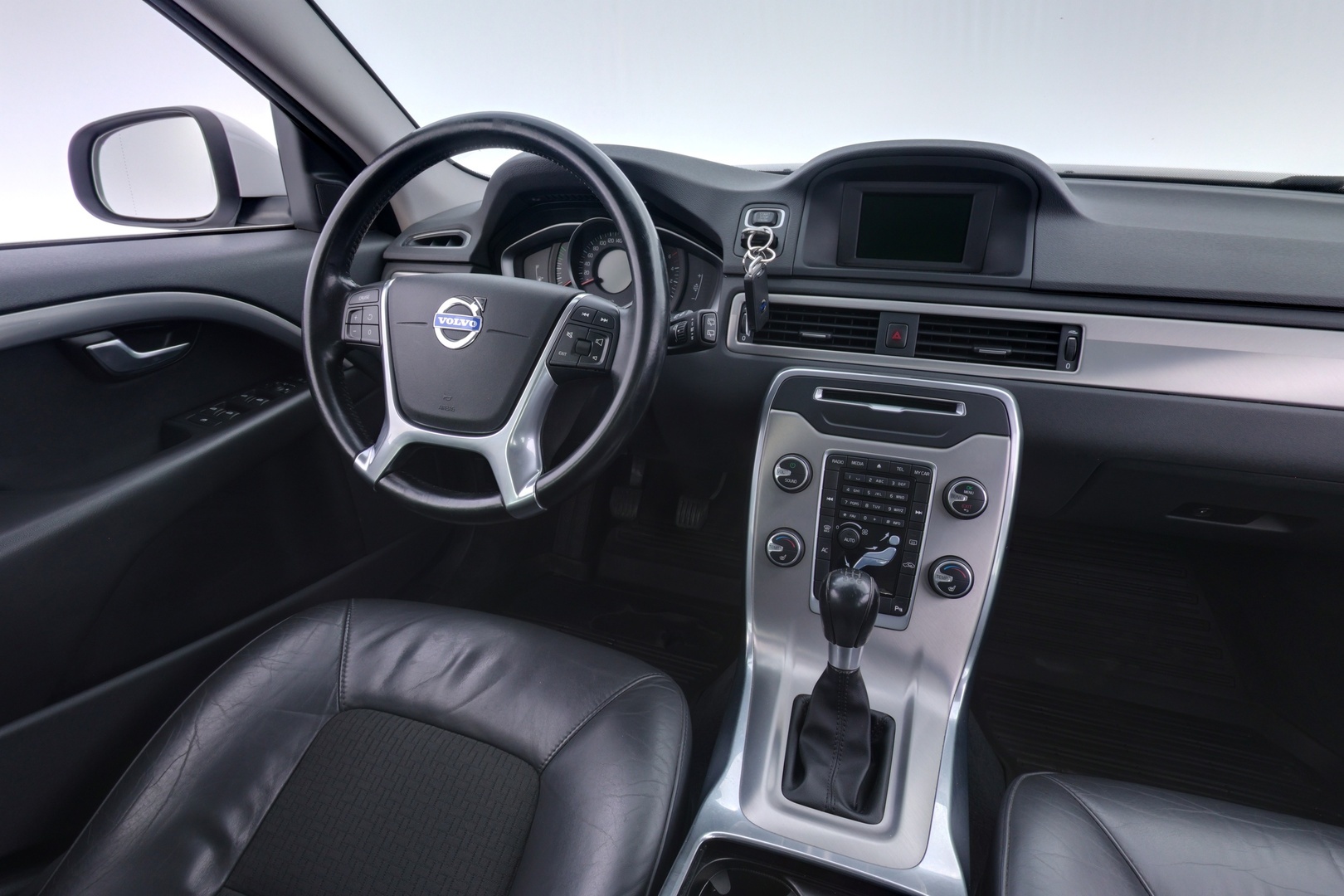 VOLVO V70 2014