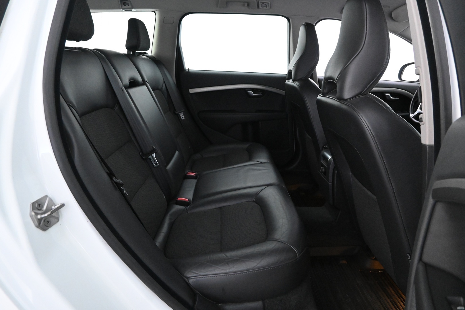 VOLVO V70 2014