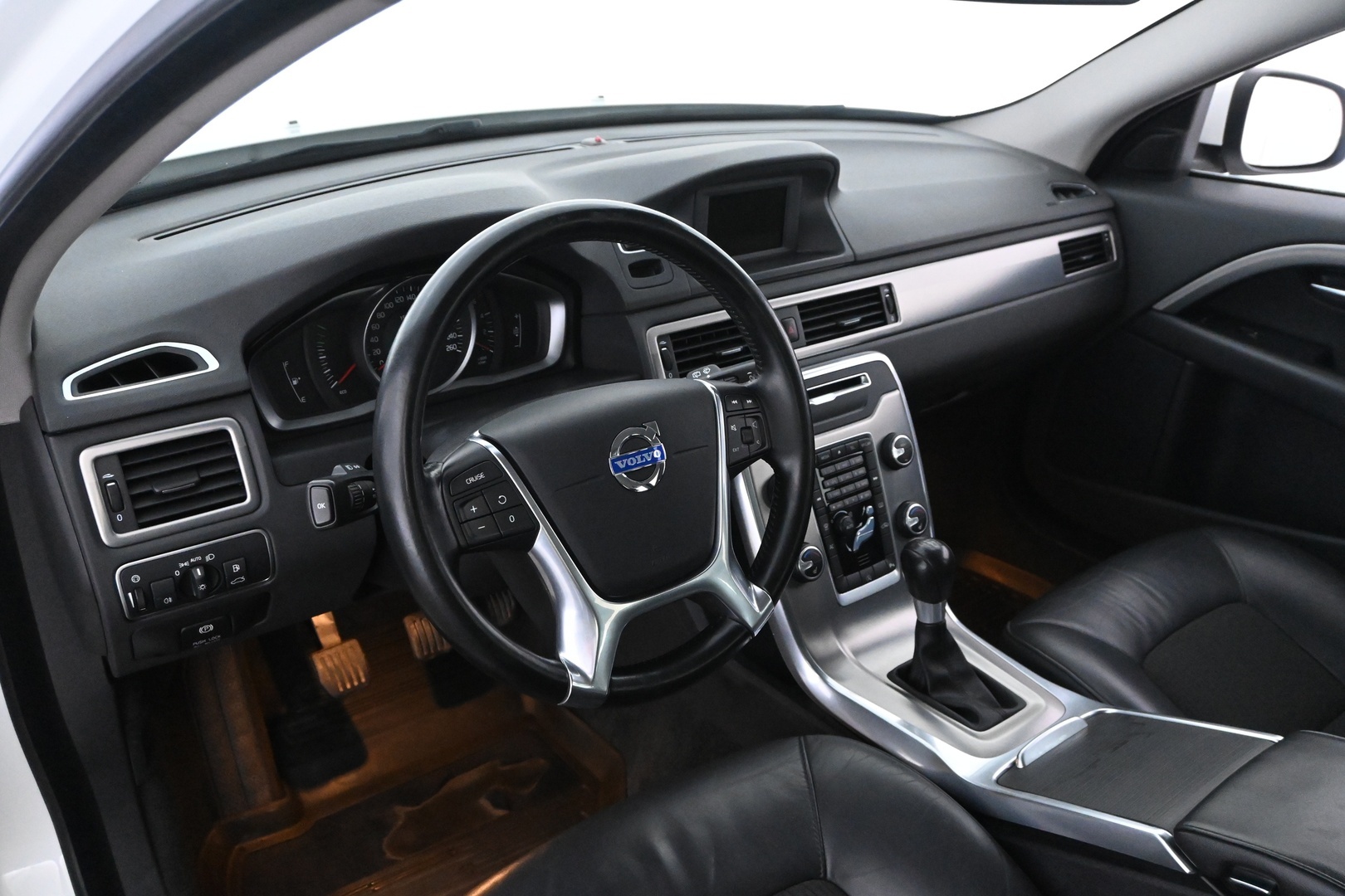 VOLVO V70 2014