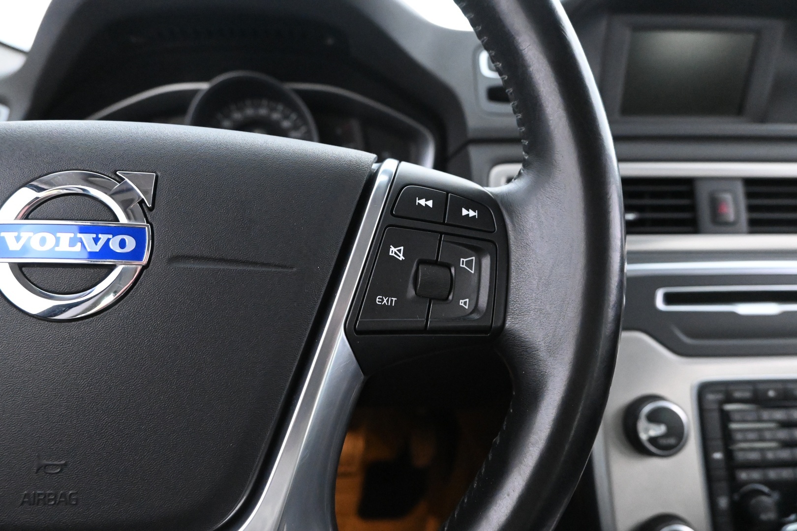 VOLVO V70 2014