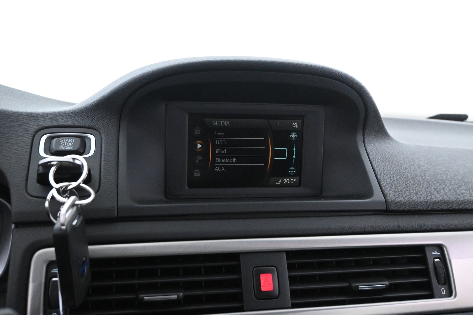 VOLVO V70 2014