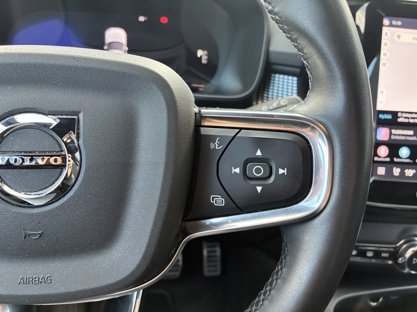 VOLVO XC40 2021
