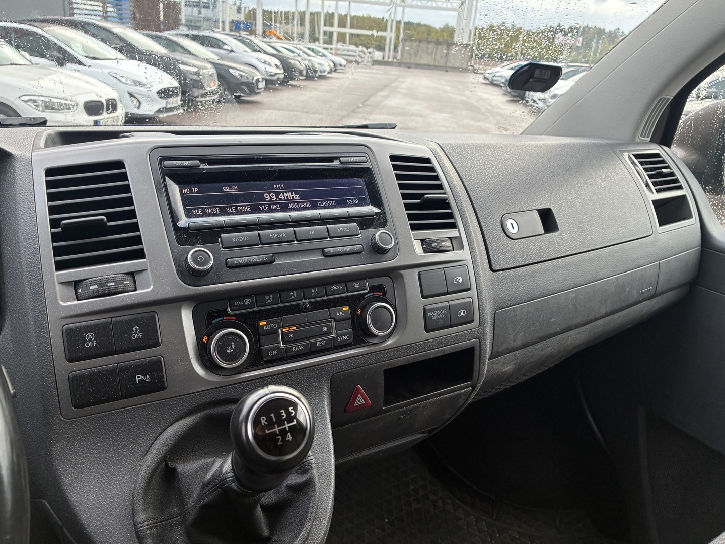 VOLKSWAGEN Caravelle 2014