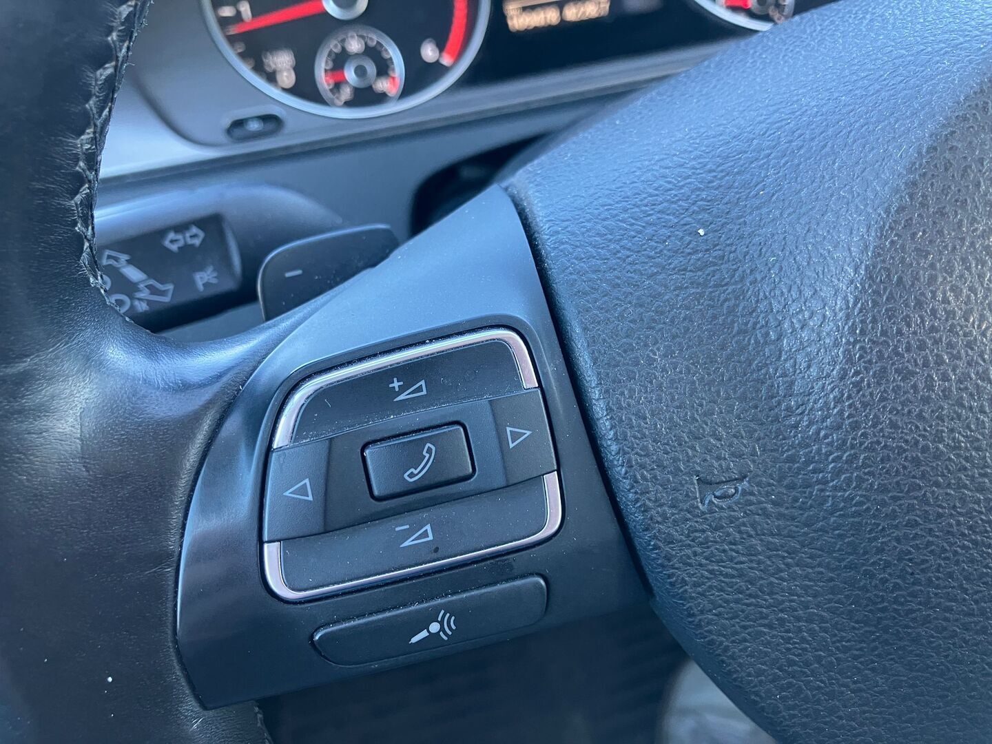 VOLKSWAGEN Passat 2012