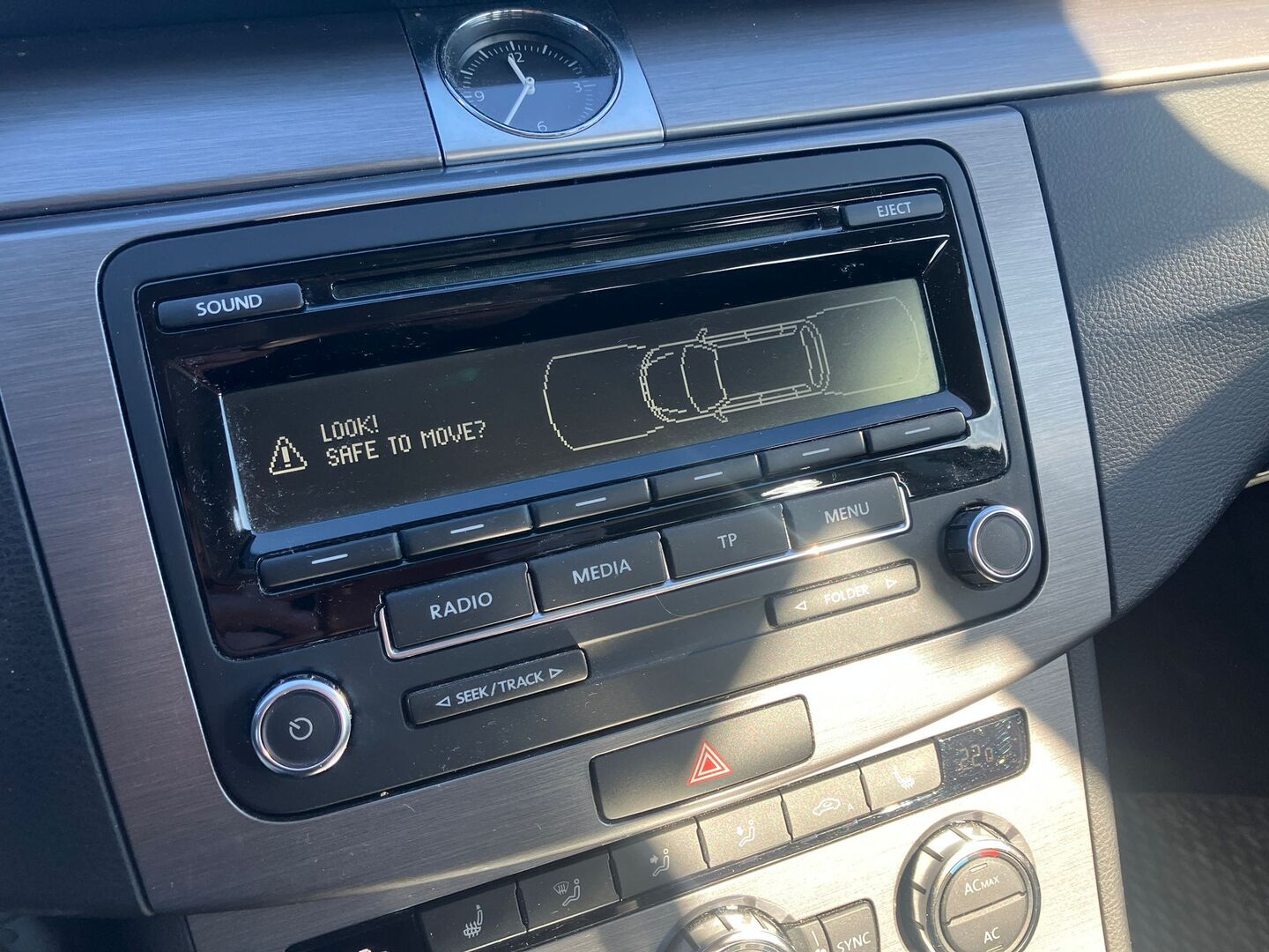 VOLKSWAGEN Passat 2012