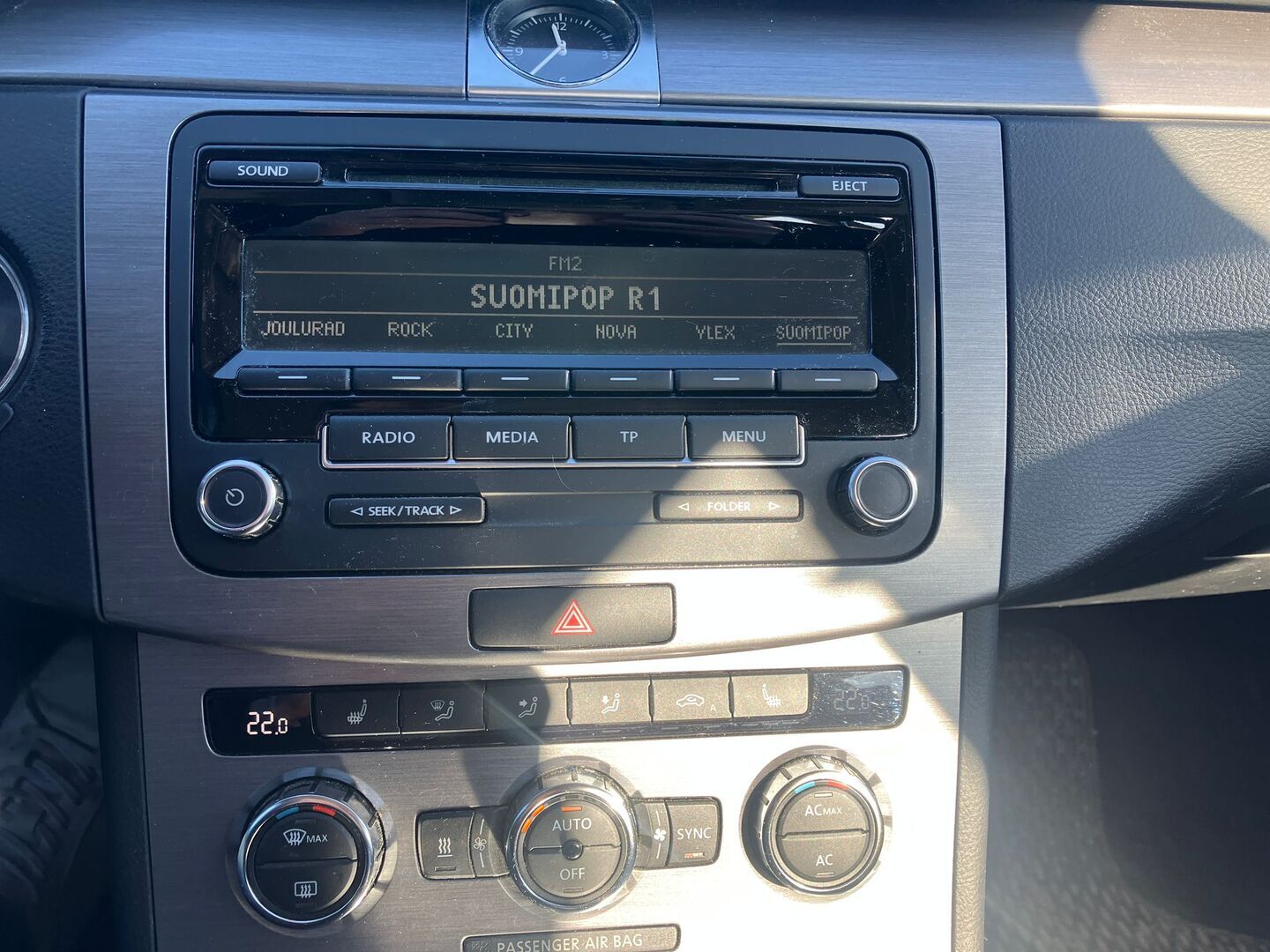 VOLKSWAGEN Passat 2012