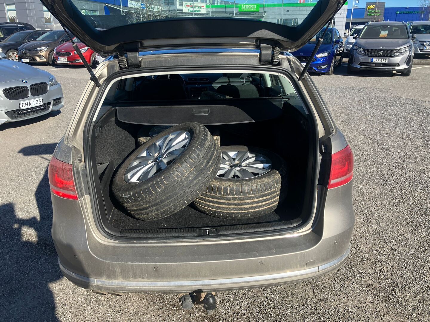 VOLKSWAGEN Passat 2012