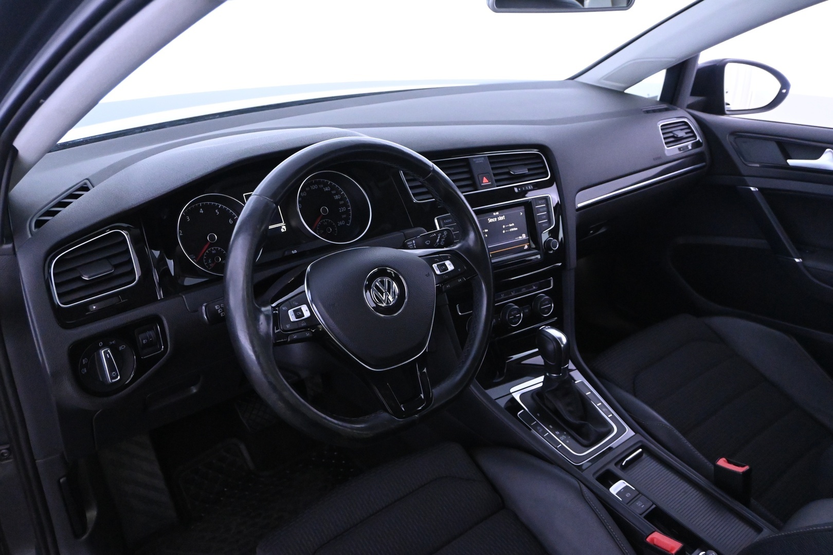 VOLKSWAGEN Golf 2014