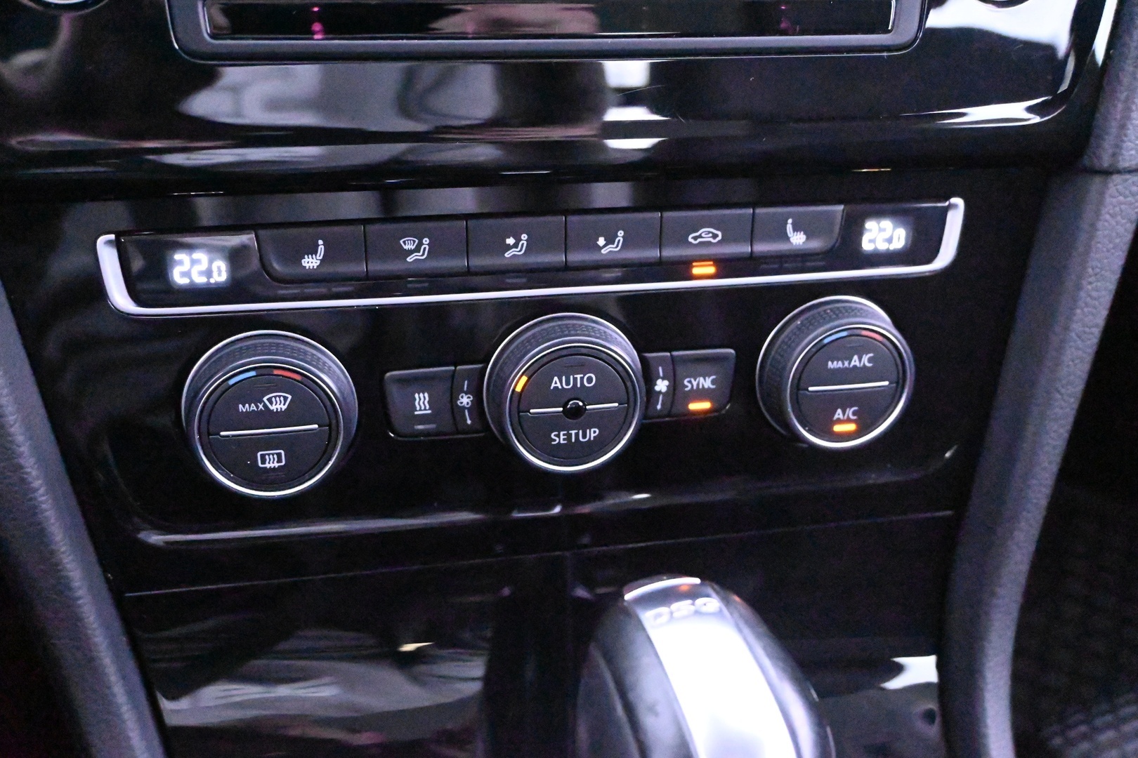 VOLKSWAGEN Golf 2014